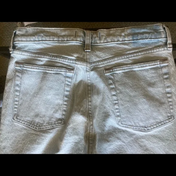 Abercrombie & Fitch Mid Rise The Straight Jeans - Picture 2 of 11